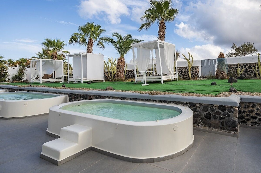 Superior with sharing pool - Garden View - Photo 6