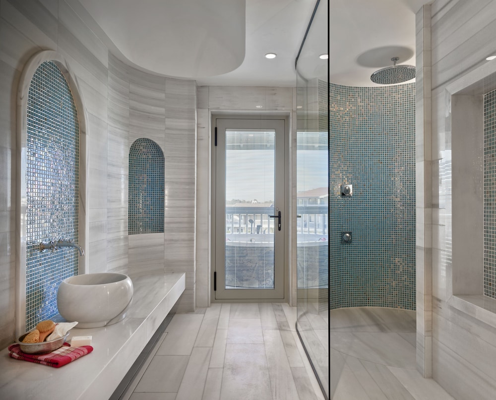 Penthouse Suite with Turkish Bath & Jacuzzi