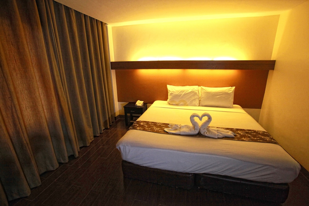 Deluxe Room - Photo 5