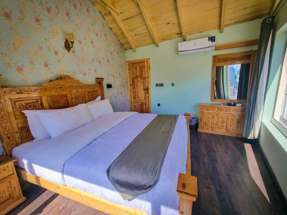 Deluxe Double or Twin Room photo 2