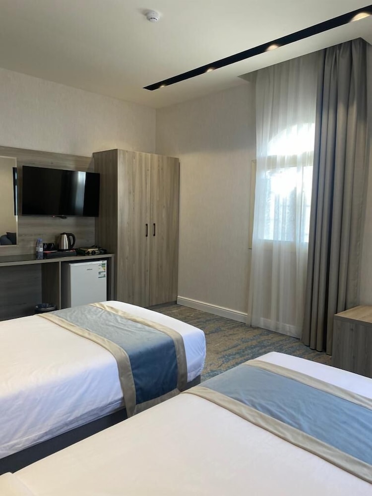 Deluxe Twin Room photo 2