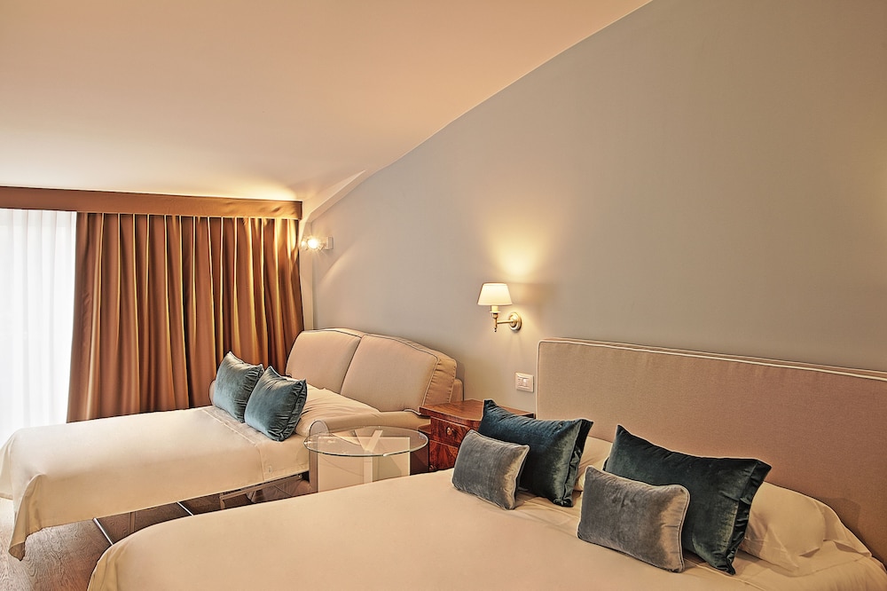 Classic Quadruple Room