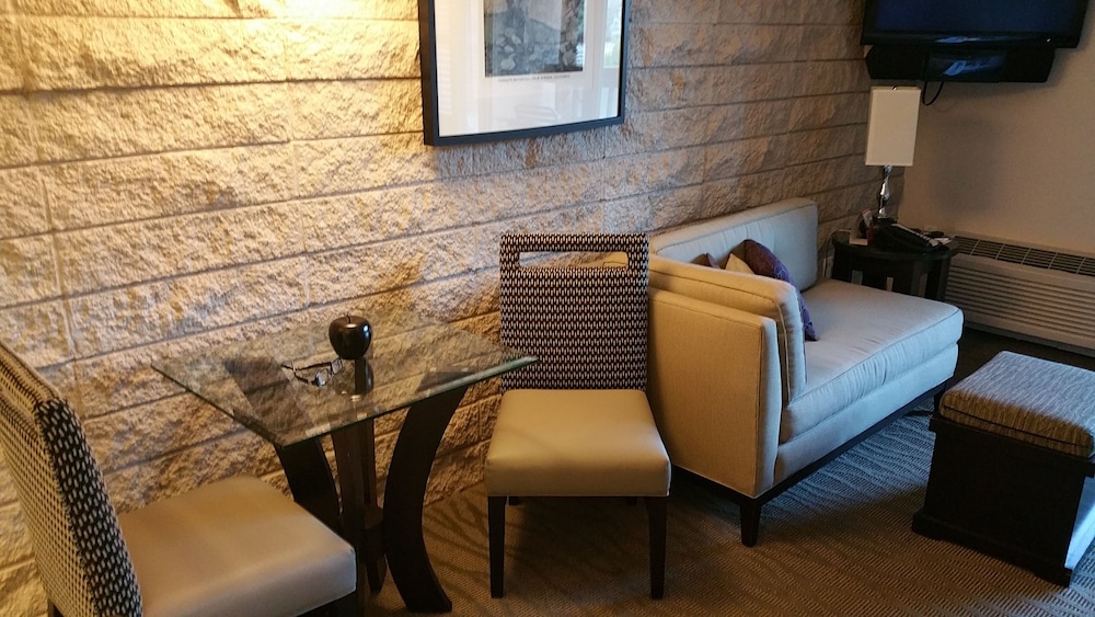 Studio Suite photo 2