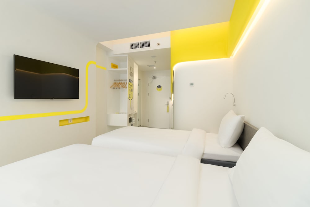 YELLO Room - Photo 4