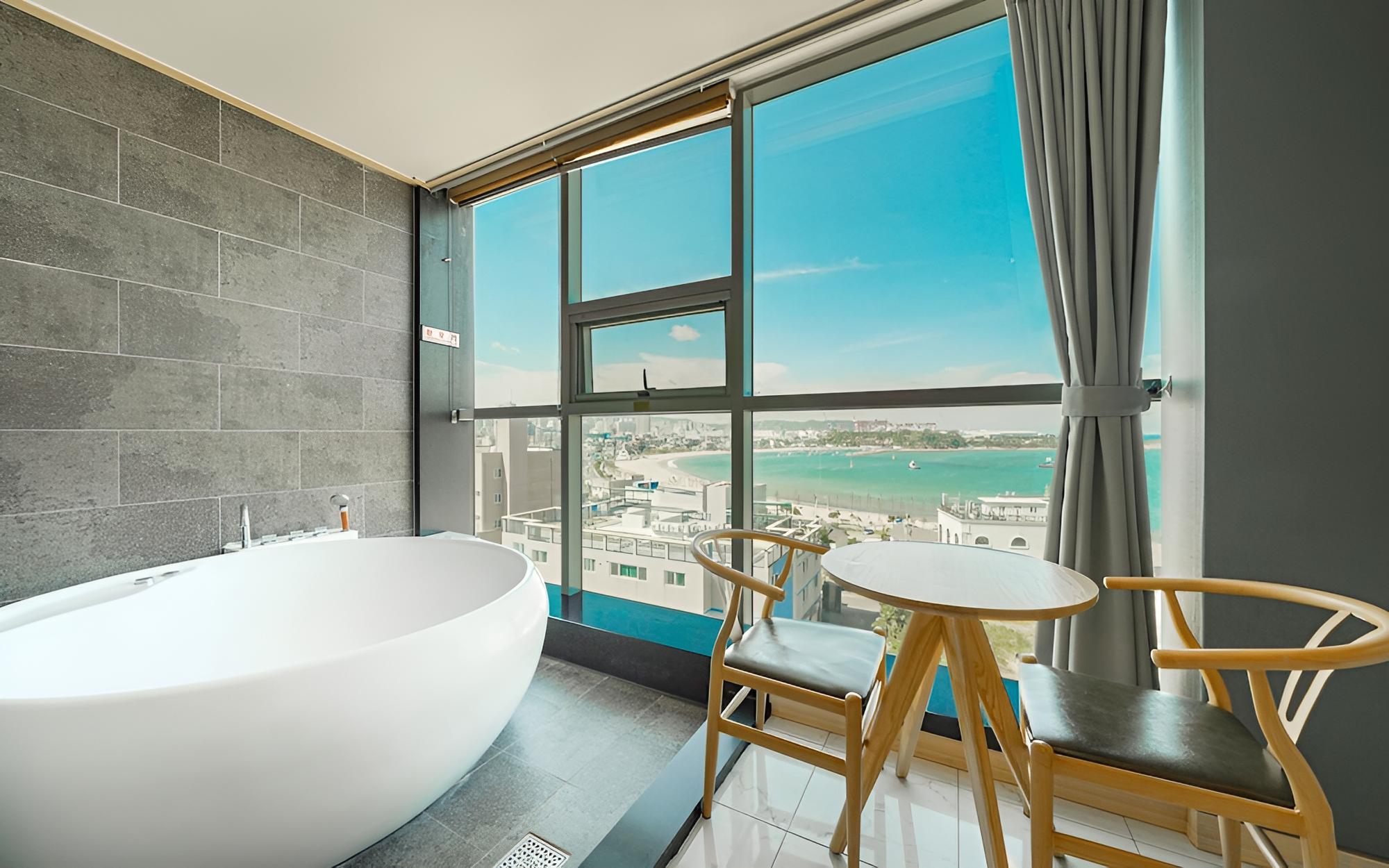 Room (Special European Ocean View) - Photo 4