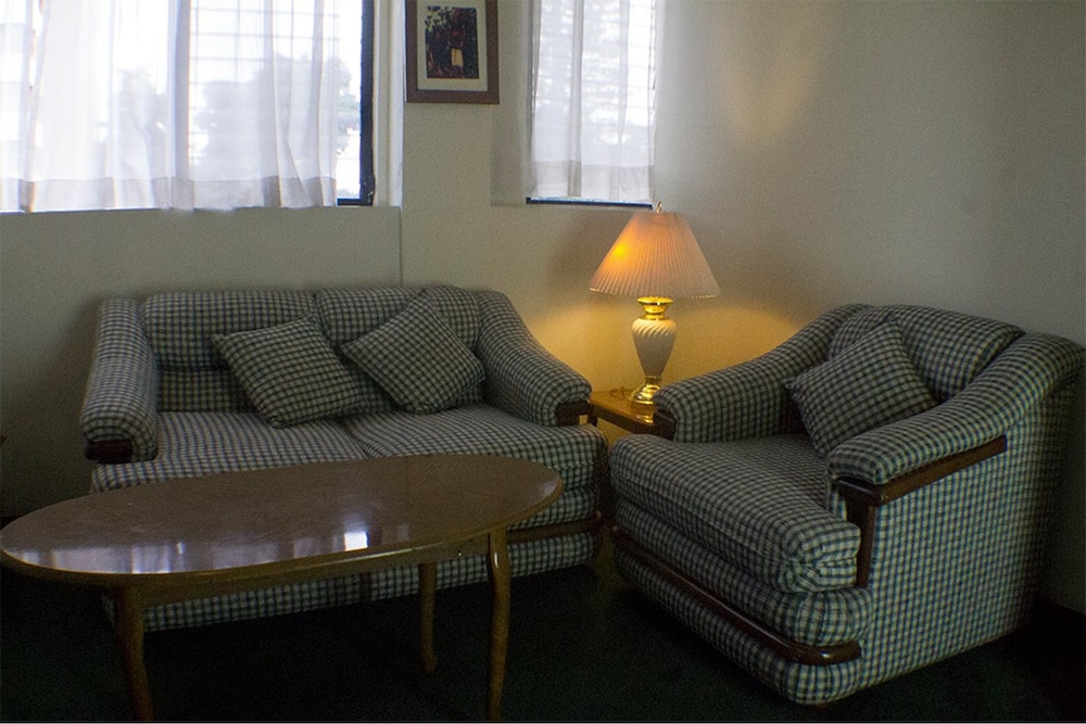 Classic Suite, 2 Double Beds, Non Smoking photo 2