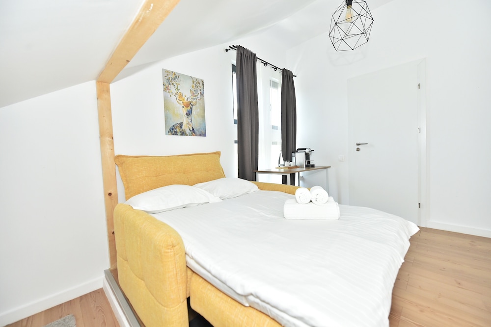 Standard Suite - Photo 11