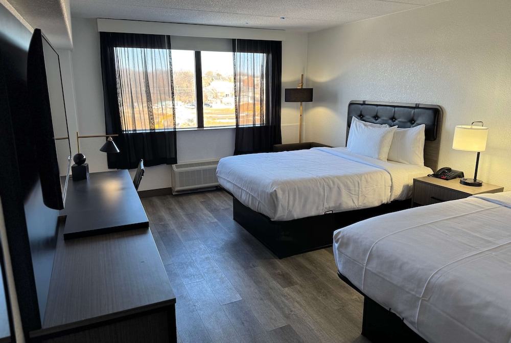 Room, 2 Queen Beds, Non Smoking
