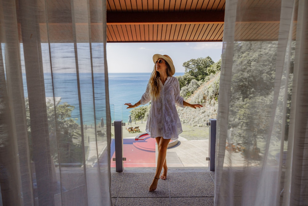 The Deluxe with Seaview - Photo 5