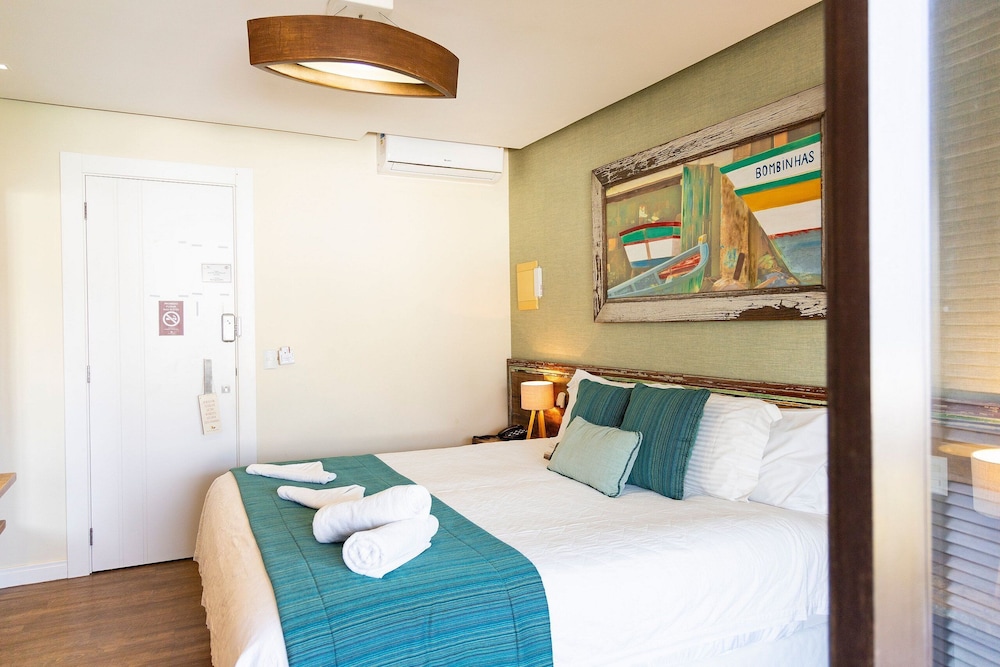 Deluxe Suite, 1 King Bed, Air conditioning, Partial Sea View photo 1