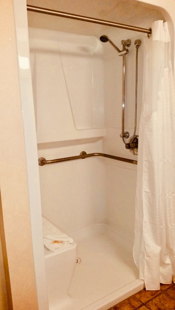 Suite, 2 Queen Beds, Accessible, Beach View