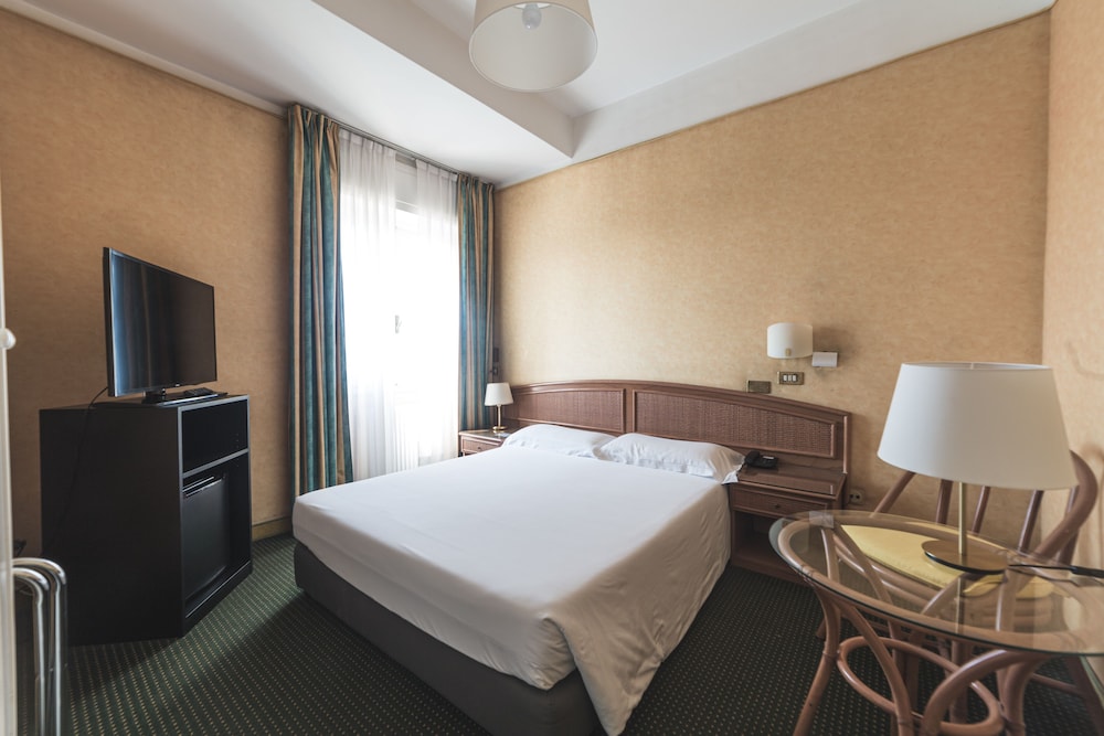 Triple Room - Photo 1