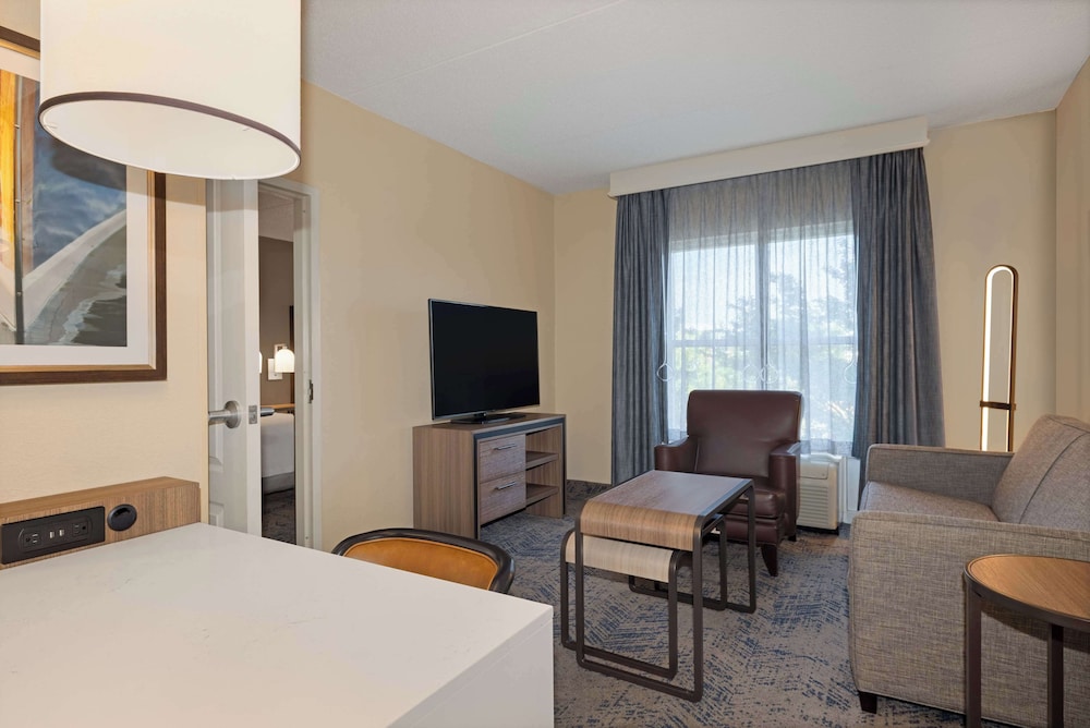 Premium Suite, 2 Queen Beds, Accessible (Hearing) - Photo 14