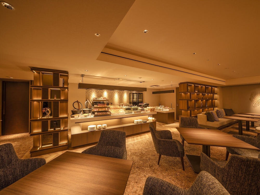 Club Double Room [Club Lounge access included], Non Smoking - Photo 6