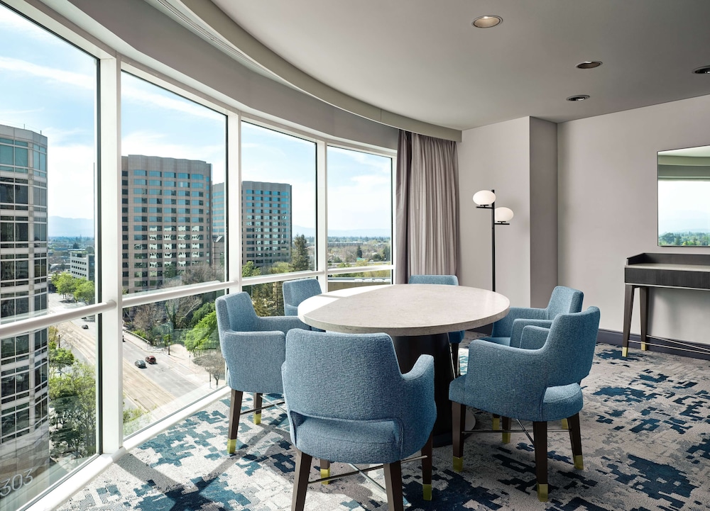 Signature Suite, 1 Bedroom - Photo 5