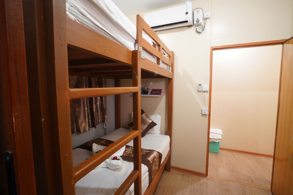 Twin Bunk Bed Room photo 2