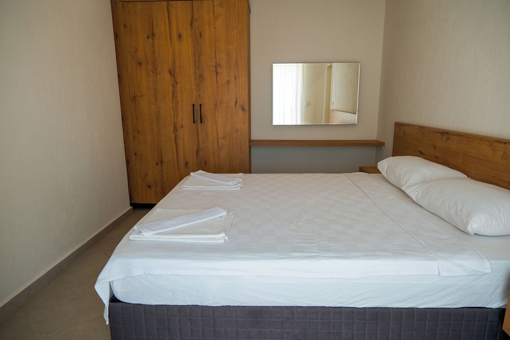 Classic Condo, 1 Bedroom - Photo 6
