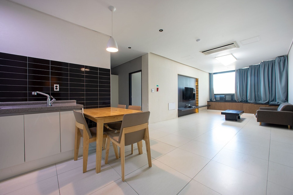 Condo, 2 Bedrooms (Extra person fee 10000 KRW upon C/I) photo 1