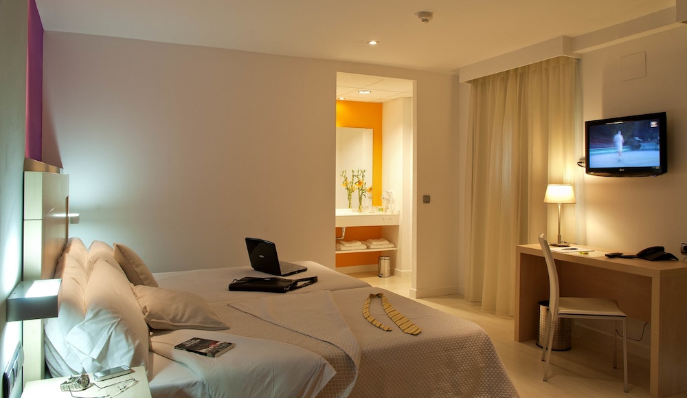 Standard Double or Twin Room photo 3