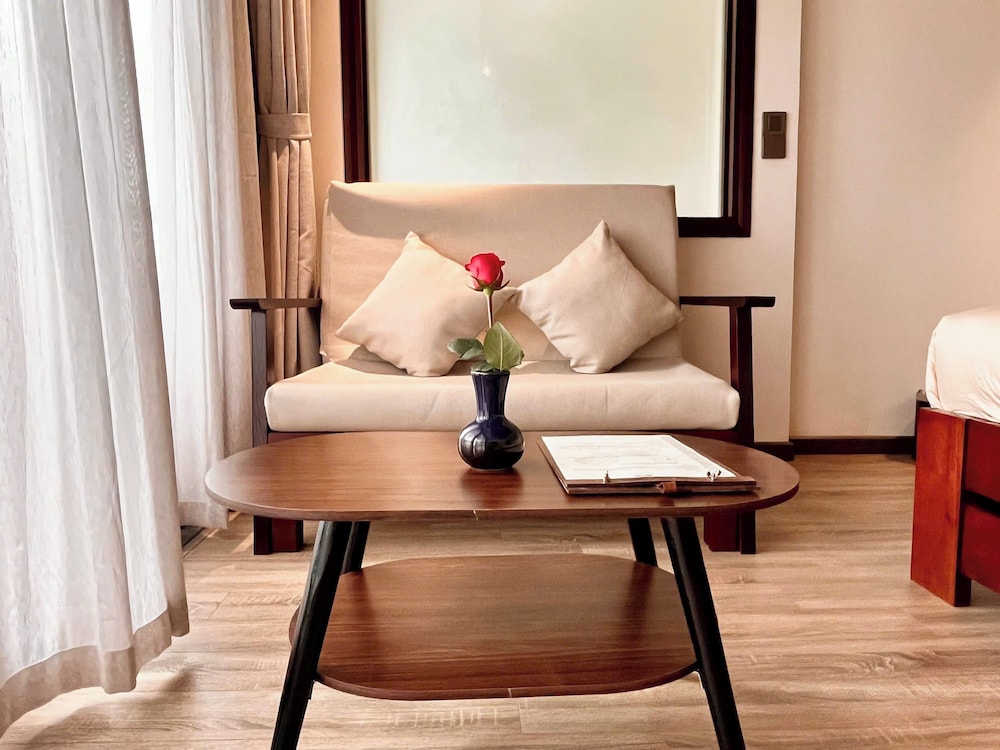 Grand Room, Balcony, Pool View photo 3