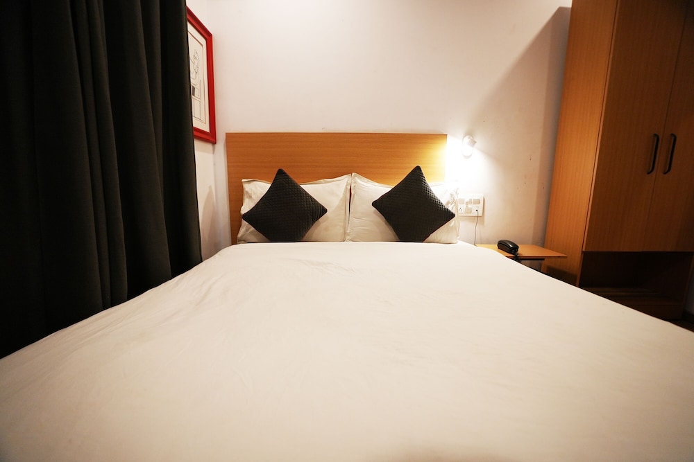 Deluxe Room - Photo 8