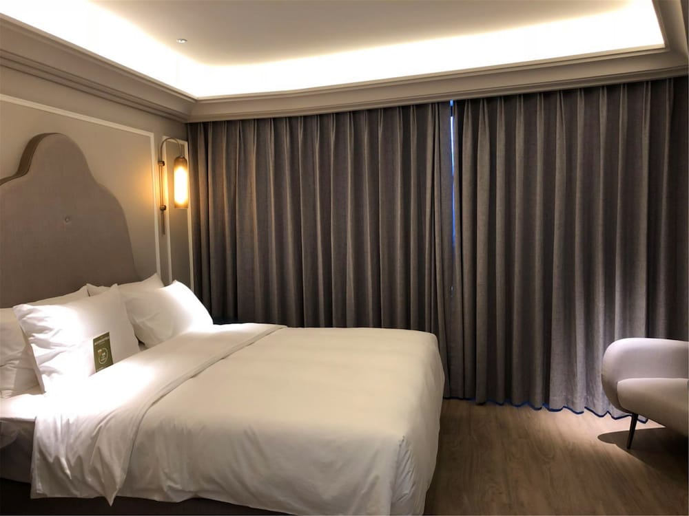 Superior Room, 1 King Bed