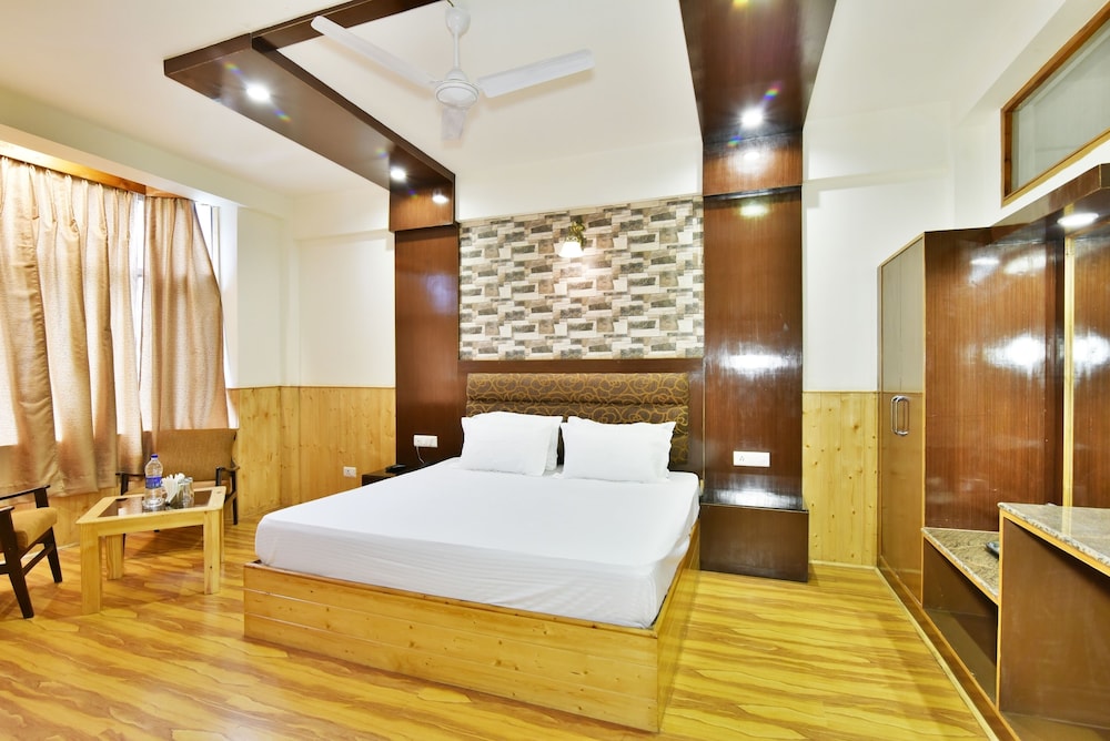 Deluxe Room, 1 King Bed