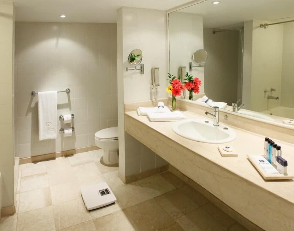 Junior Studio Suite, Multiple Beds, Ocean View - Photo 2