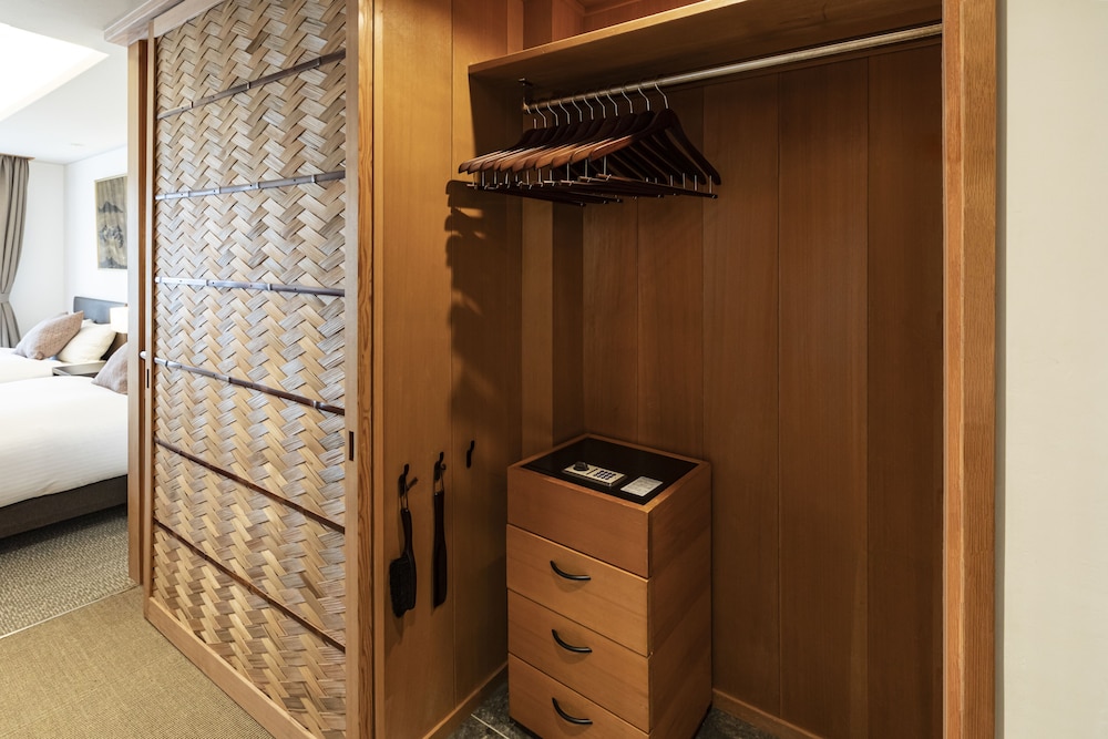 Premium Twin Room - Photo 21