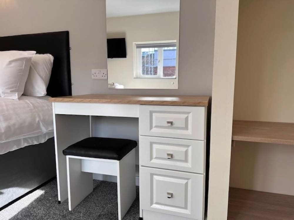 Basic Room, Mobility Accessible photo 3