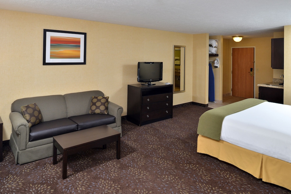 Standard Room, 1 King Bed, Accessible (Extra Floor Space) - Photo 1