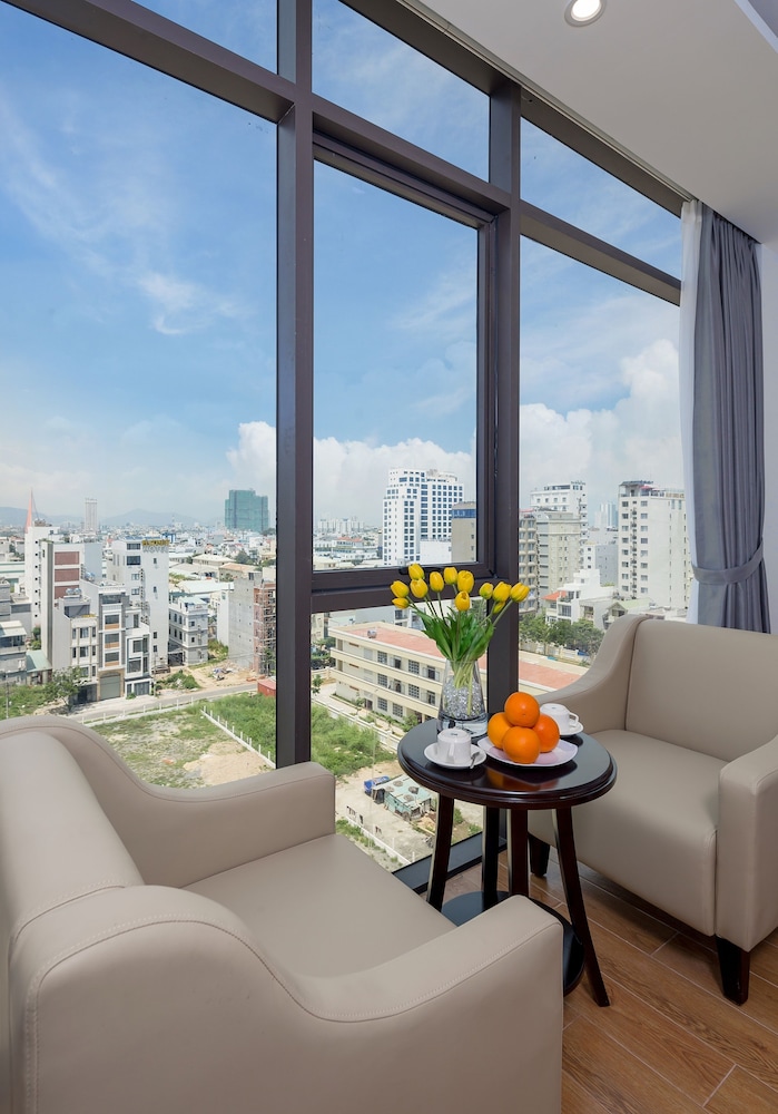 Deluxe Triple Room, City View - Photo 6