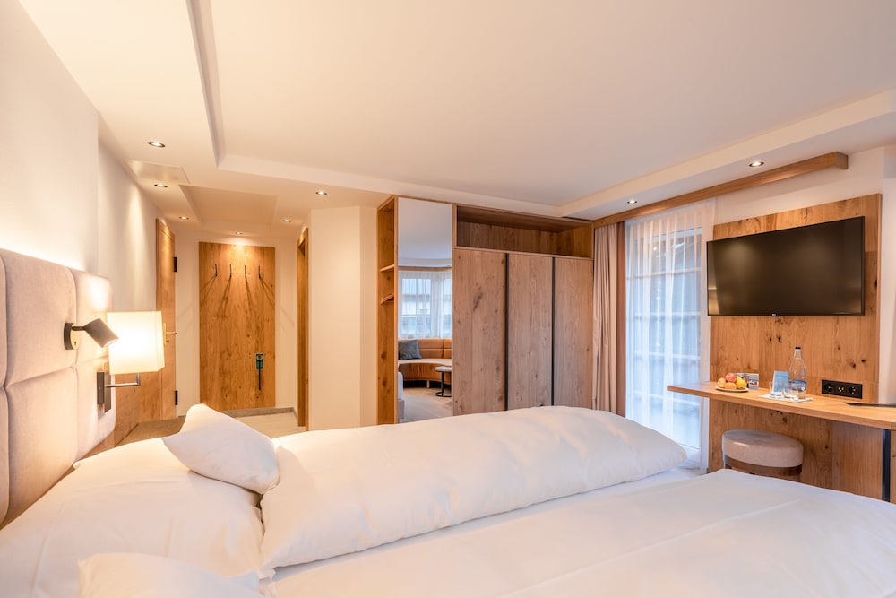 Premium double room with Matterhorn View - Photo 2