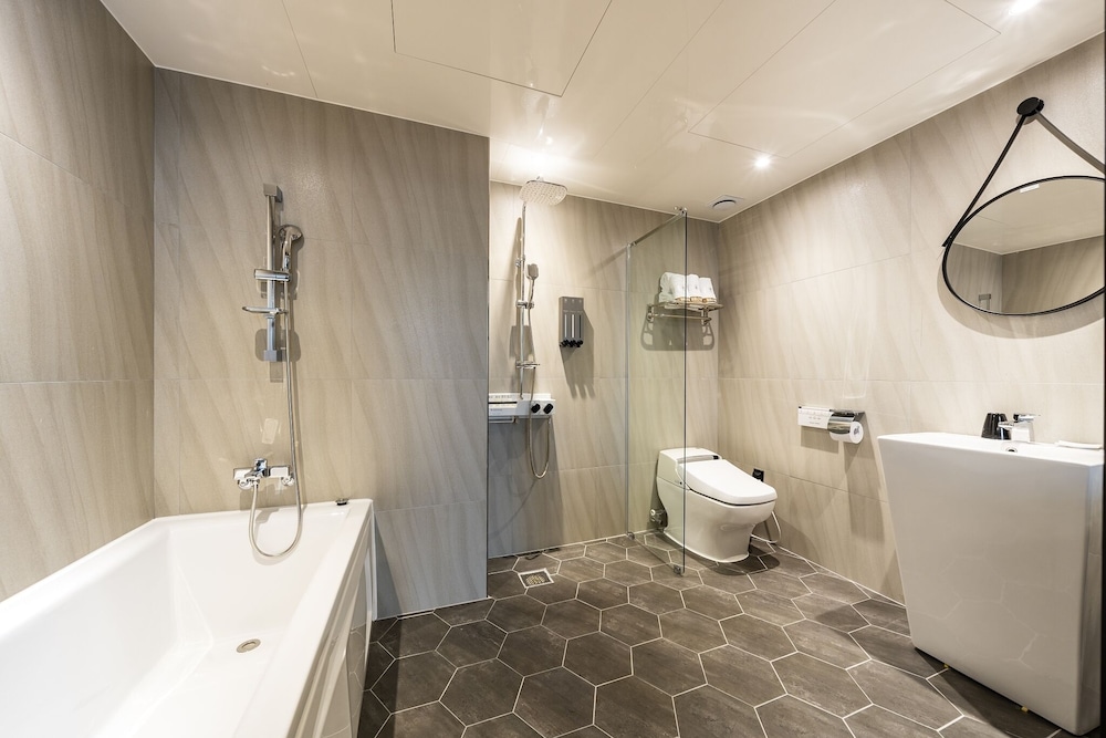 Premium Room - Photo 15