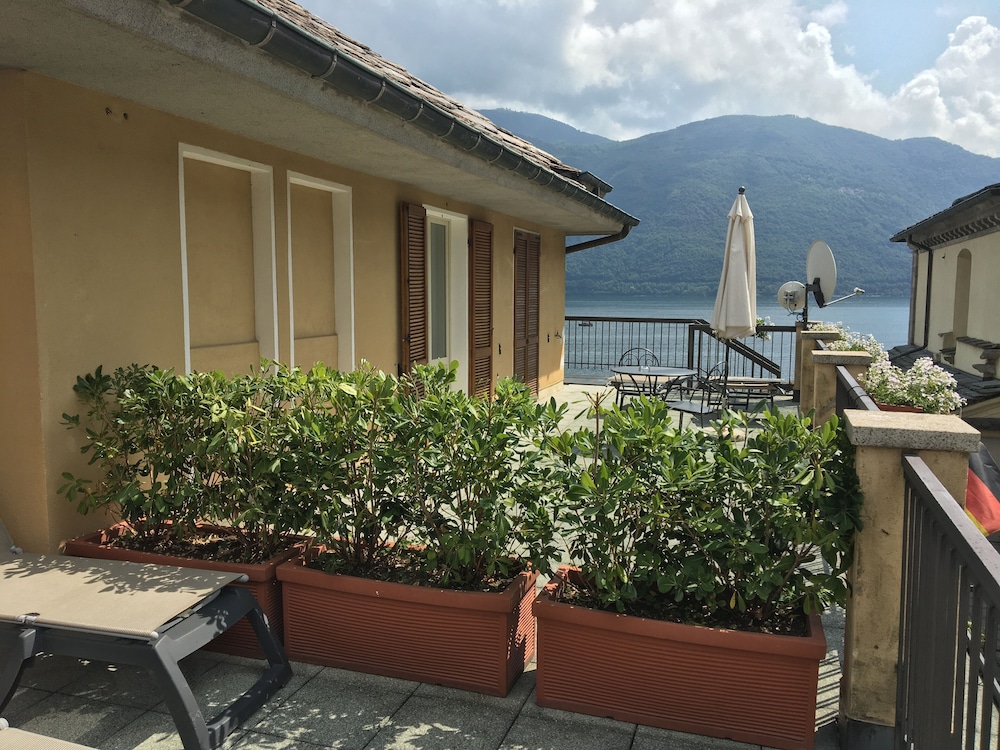 Deluxe Double or Twin Room, Terrace, Partial Lake View photo 3