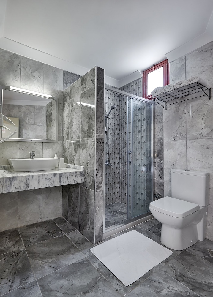 Standard Room - Photo 15
