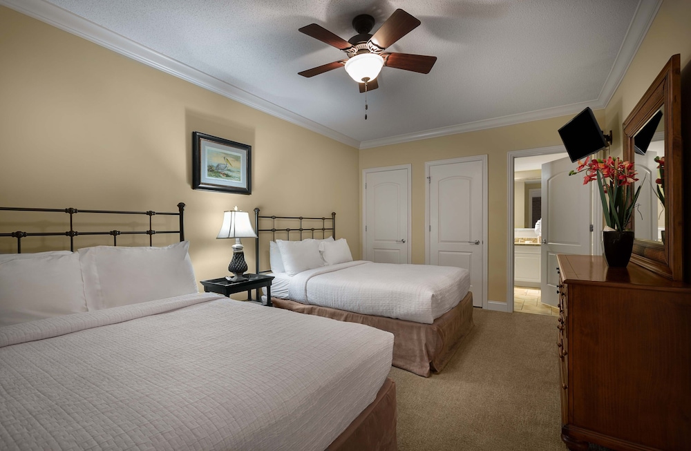Hampton Oceanfront Two Bedroom Condo - Photo 2