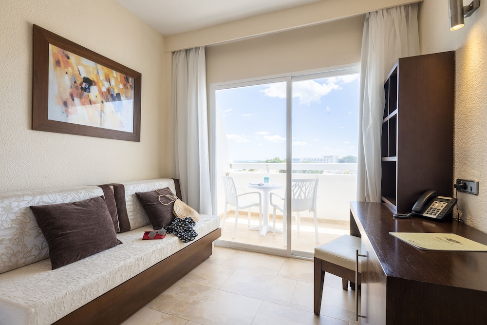 Double Room, Balcony, Partial Sea View photo 3