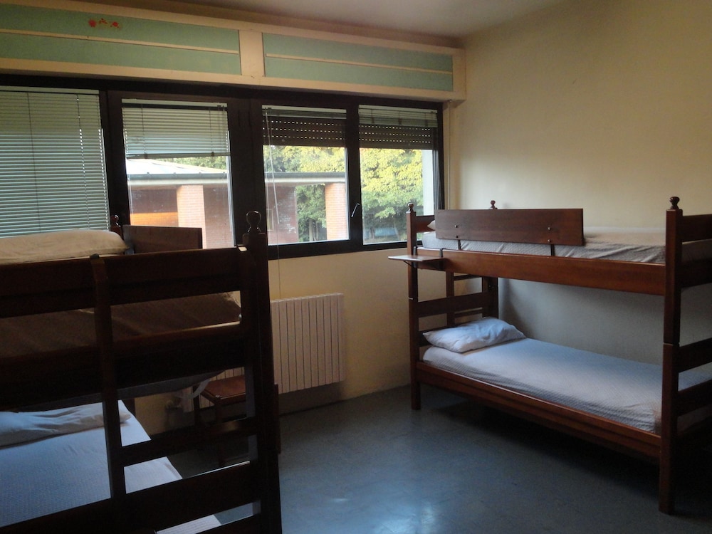 Shared Dormitory, Mixed Dorm (One Bed in a 6-Bed Mixed Dormitory)