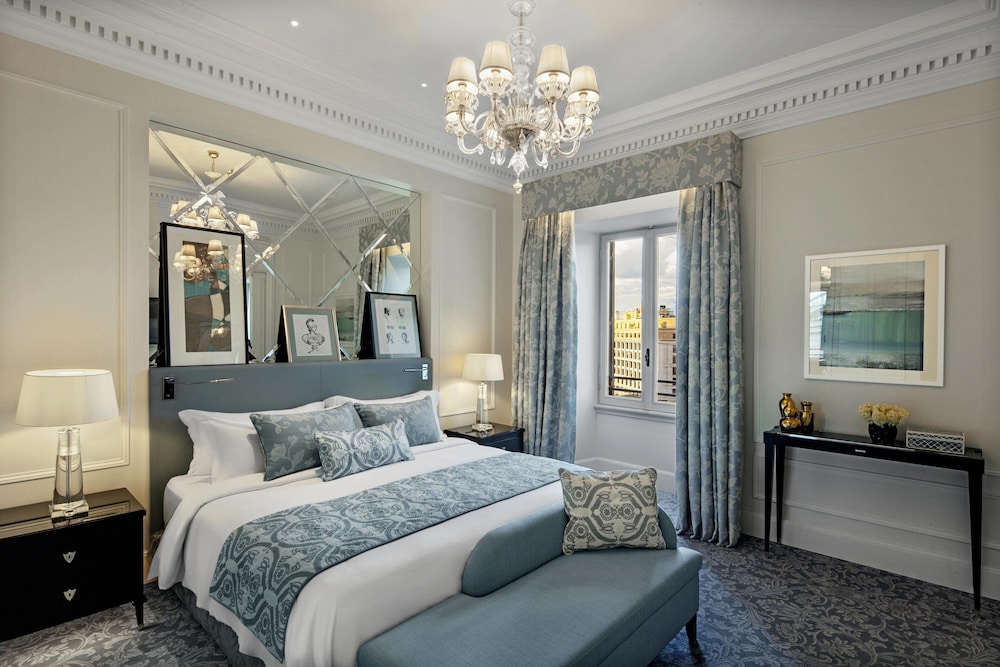 Superior Room, 1 King Bed