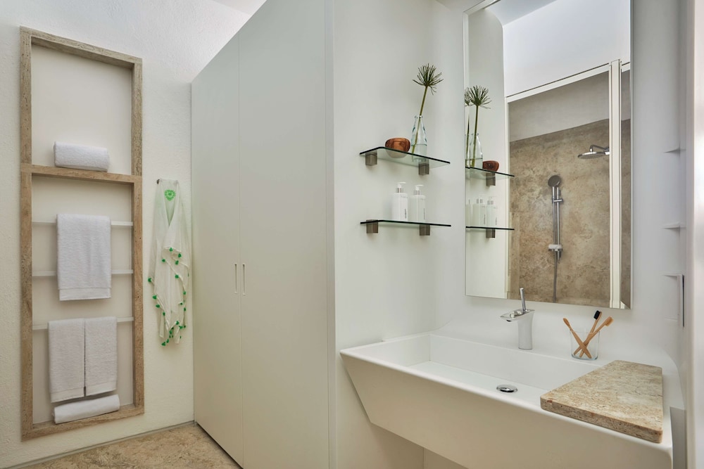 Room, 1 King Bed, Resort View