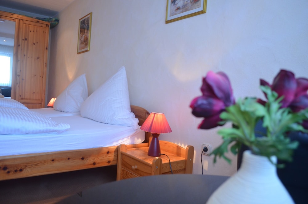 Basic Single Room photo 1