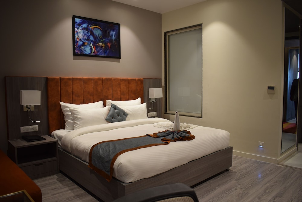 Deluxe Room - Photo 1