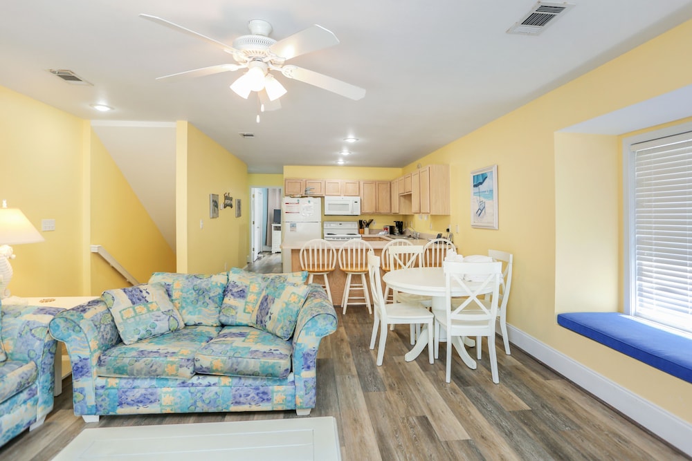 House, Multiple Beds (Barrier Dunes 273 Seahorse) photo 1