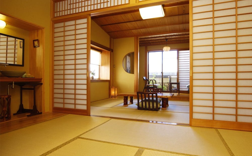 Japanese Style Room with Toilet - Photo 8