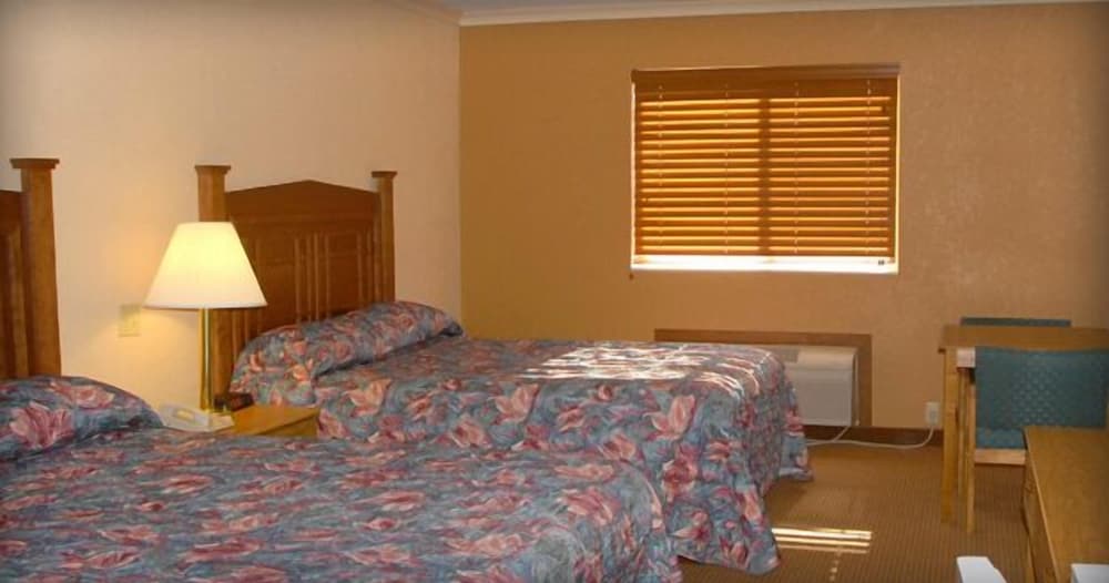 Standard Double Room, 2 Queen Beds photo 1