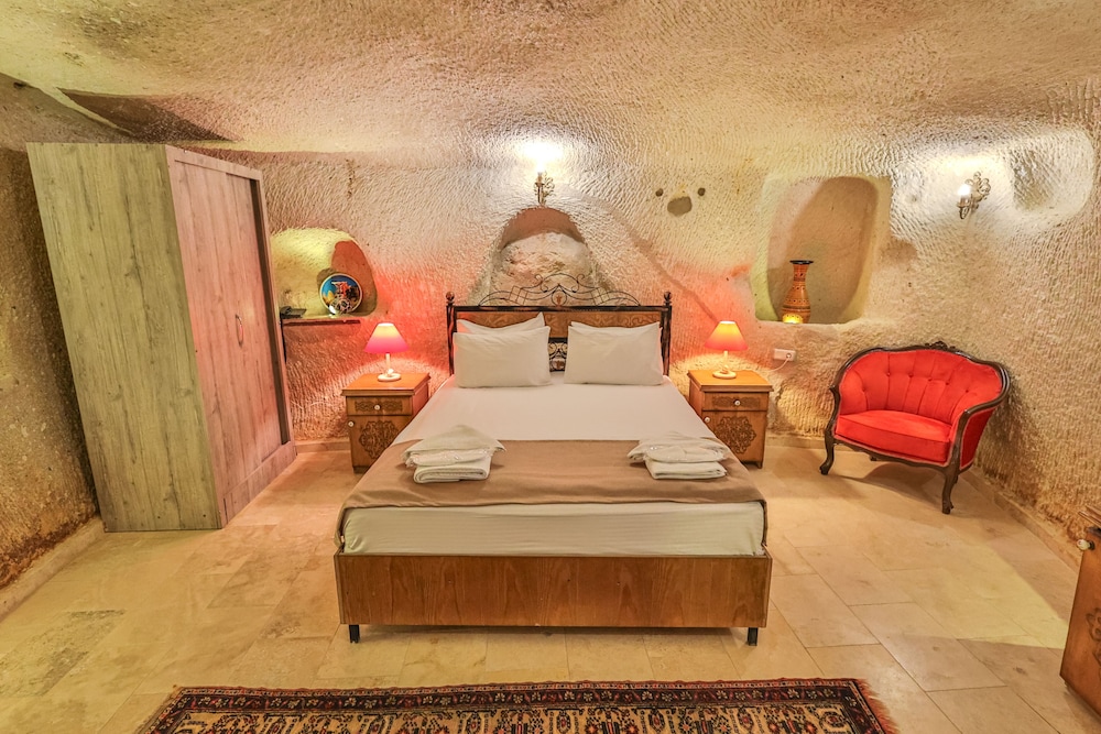 Superior Cave Room photo 2