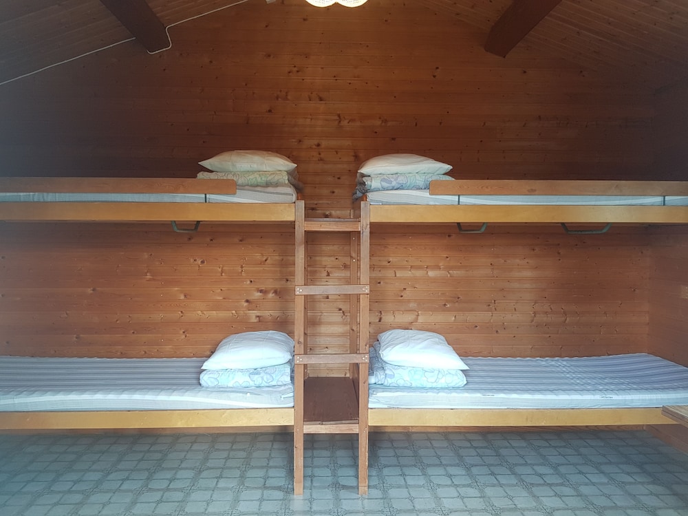 Cabin, Shared Bathroom (8-10) photo 2