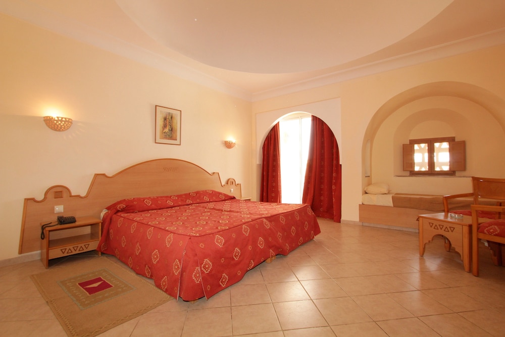 Family Quadruple Room, 1 Bedroom, Non Smoking, Garden Area