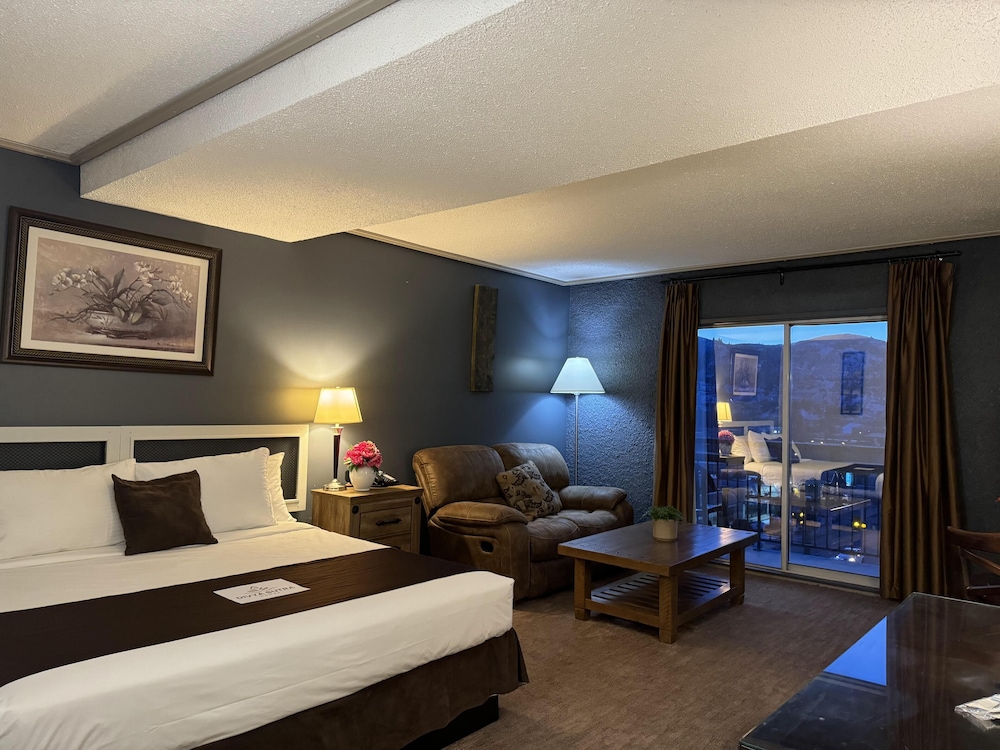 Standard Room, 1 King Bed - Photo 2